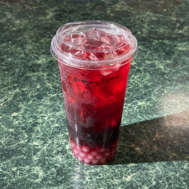 Blackberry Lychee Hibiscus Tea Refresher.